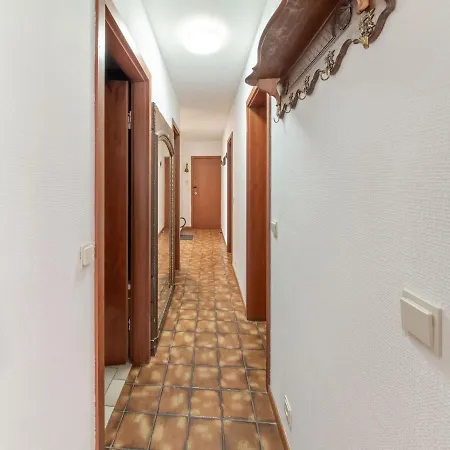 Beautiful For 7 Adults In Apartment