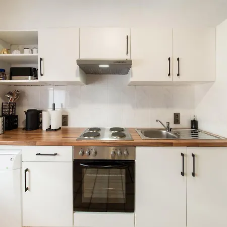 Beautiful For 7 Adults In Apartment